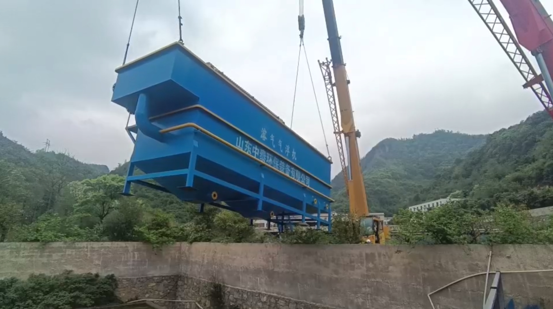 氣浮機(jī)，高效氣浮機(jī)，溶氣氣浮機(jī)，氣浮機(jī)安裝現(xiàn)場(chǎng)